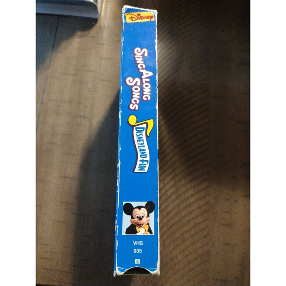 Disneys Sing Along Songs - Disneyland Fun: Its a Small World (VHS, 1993) - Picture 4 of 7